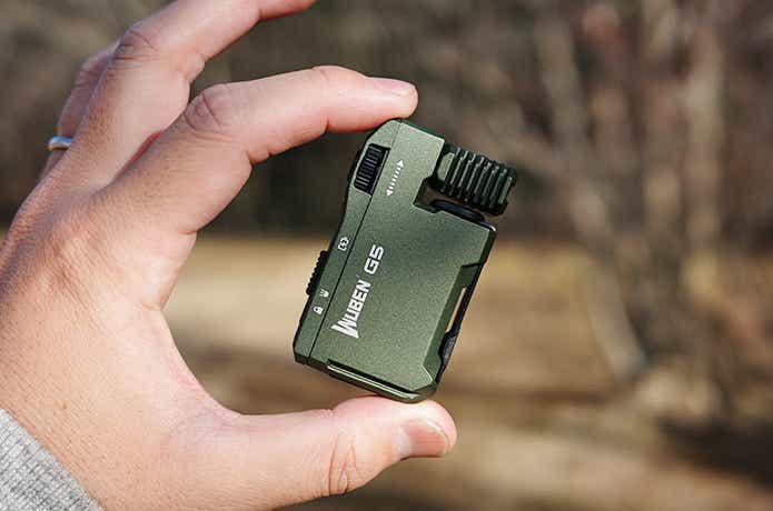 手に持ったWUBEN G5