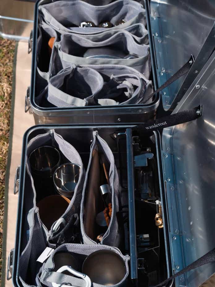 wanderoutのドライメッシュバッグをコンテナの中で使用している