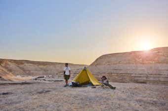 父と子の２人でエジプトキャンプ