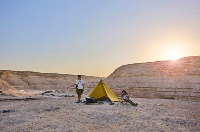 父と子の２人でエジプトキャンプ