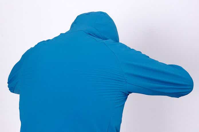 モンベル ノマドパーカ Men'sを伸ばす