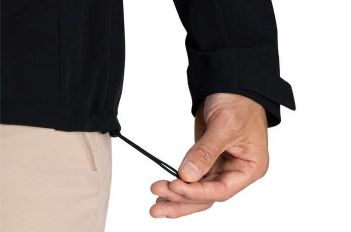 マムート トレッカーズ ソフトシェル フーデッド ジャケット アジアンフィットのドローコード