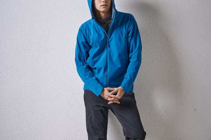 ワークマン プレミアム超撥水ソフトシェルトレックフーディ