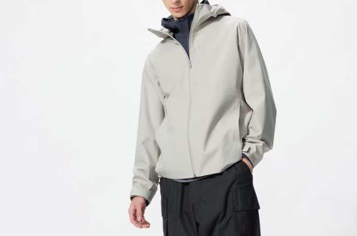 ユニクロ ブロックテックパーカ3Dカット