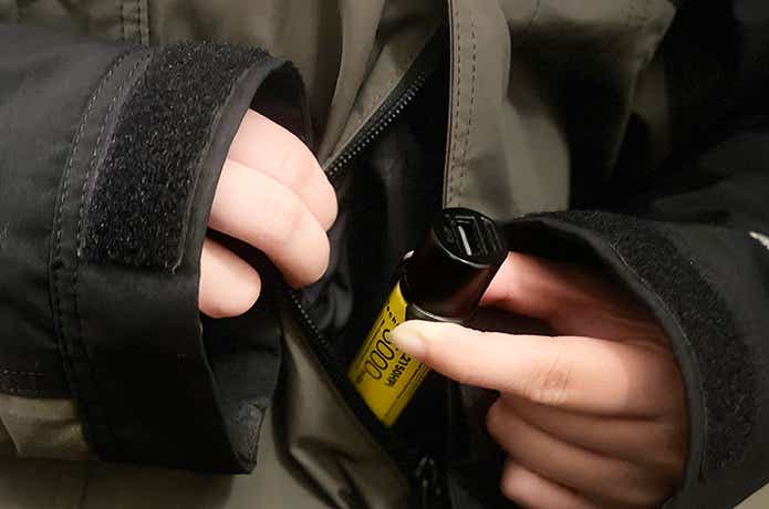 ナイトコア「インテリジェント バッテリーシステム」ポケットに