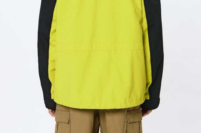 ザ・ノース・フェイス マウンテンライトジャケット（メンズ）の裾