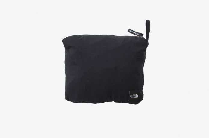 ザ・ノース・フェイス TNFビーフリーパンツ（メンズ）を収納