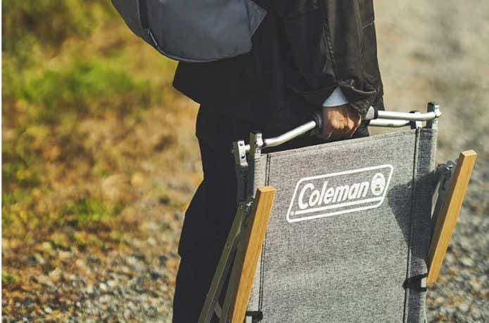コールマン コンパクトフォールディングチェアNXを持つ人
