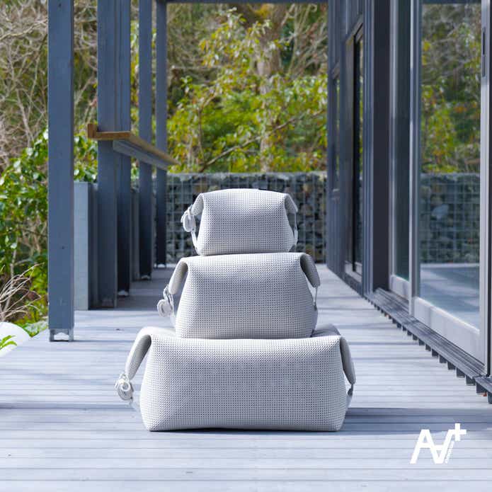 ソフトコンテナが3段重なっている写真