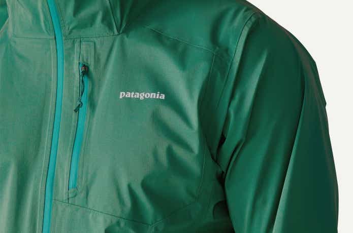 メンズ・ストーム・レーサー・ジャケットの胸ポケット