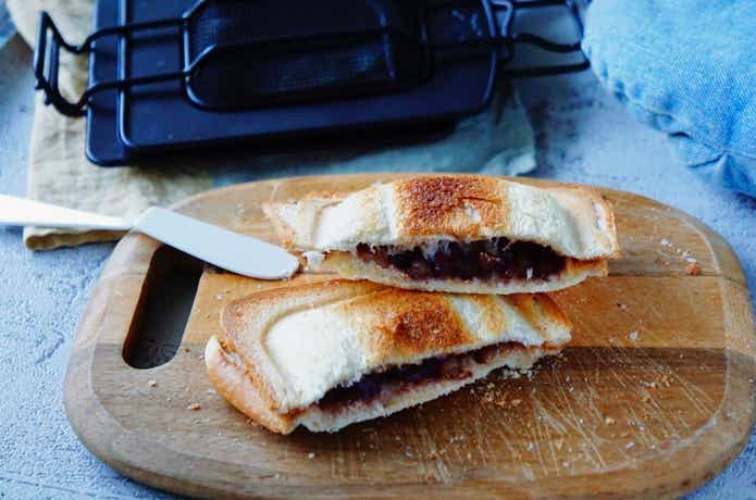 アラジンのホットサンドメーカーで焼いた小倉トースト
