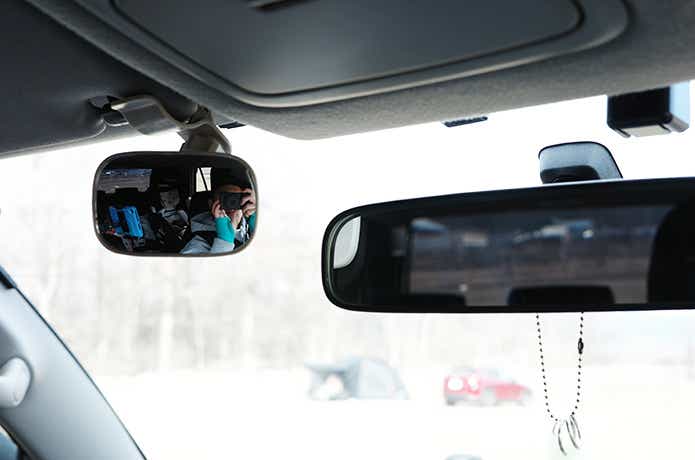 サンバイザーに取り付けたCARリアビューミラー