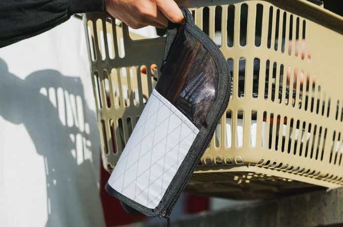 SotoLabo ドライメッシュカトラリーケースとカゴを持つ