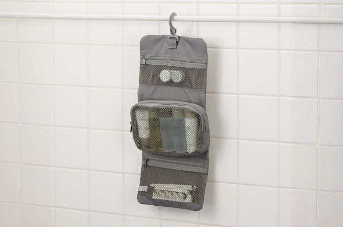 無印良品 ポリエステル　吊るして使える着脱ポーチ付ケースをかける