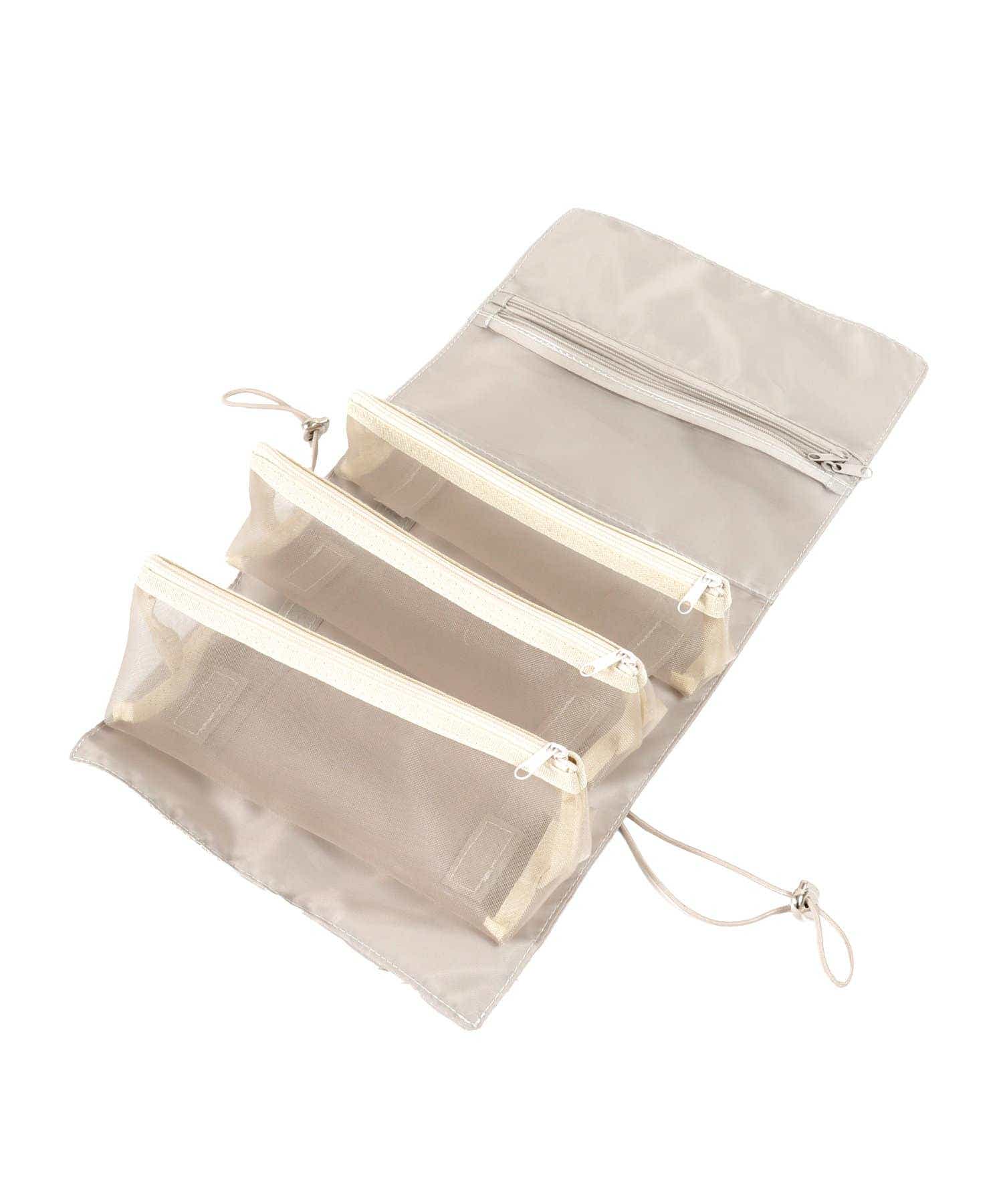 取り外せる3つのポーチで用途ごとに整理できる