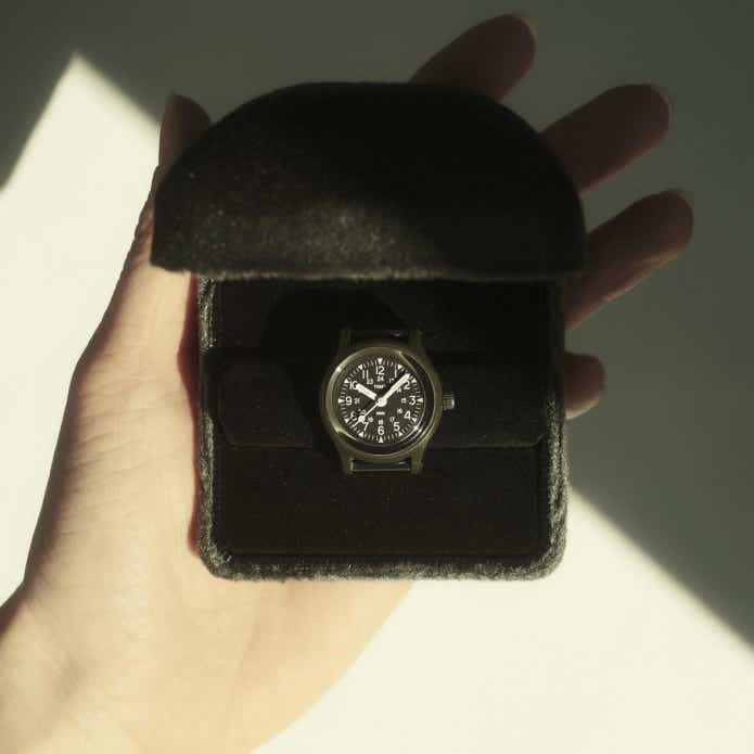 BEAMS 50周年記念モデルのOriginal Camper ring watch