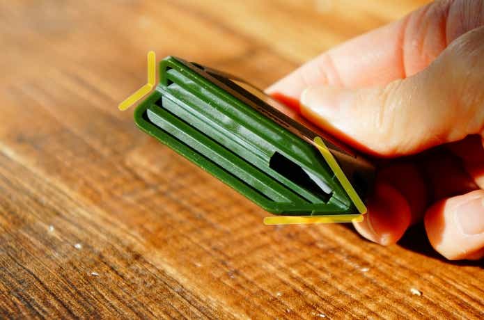 ボックスカッターの底面