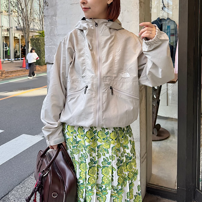 ザ・ノース・フェイスのコンパクトジャケットを使ったコーデ