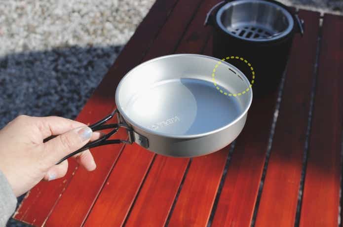 アルミのふたの蒸気穴