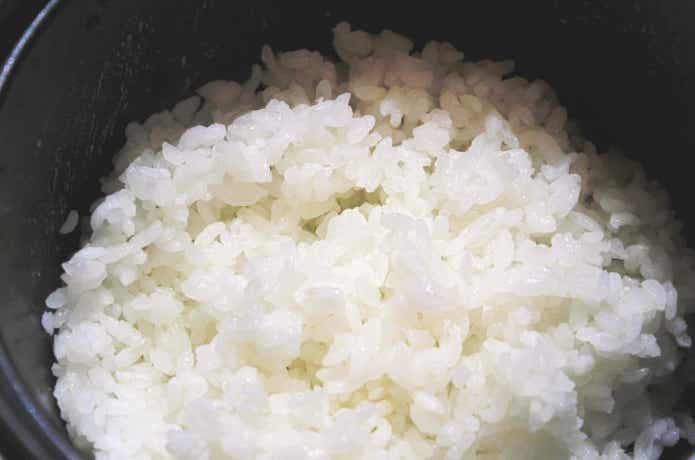 炊き上がった白米