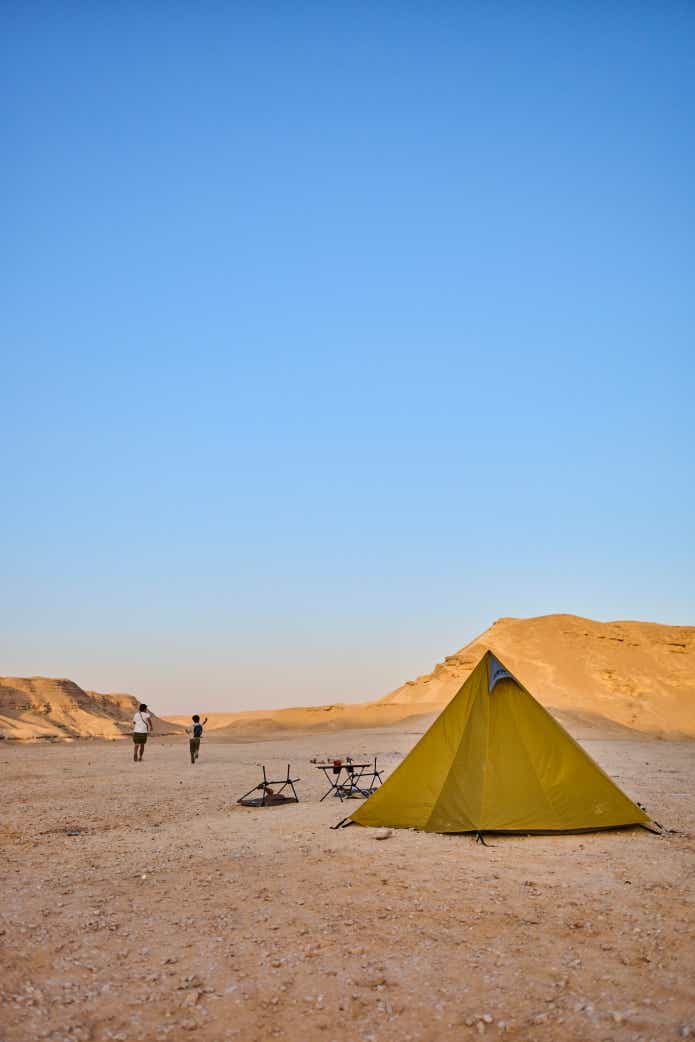 父と子の２人でエジプトキャンプ