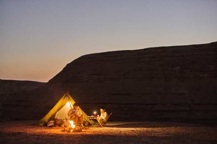 父と子の２人でエジプトキャンプ