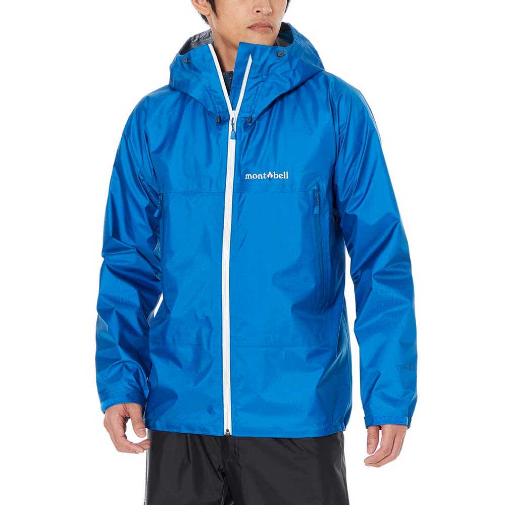 高耐水性と透湿性を両立し、山の雨行動でも安心