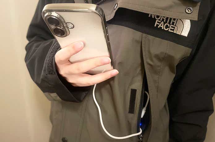 ナイトコア「インテリジェント バッテリーシステム」でポケット充電