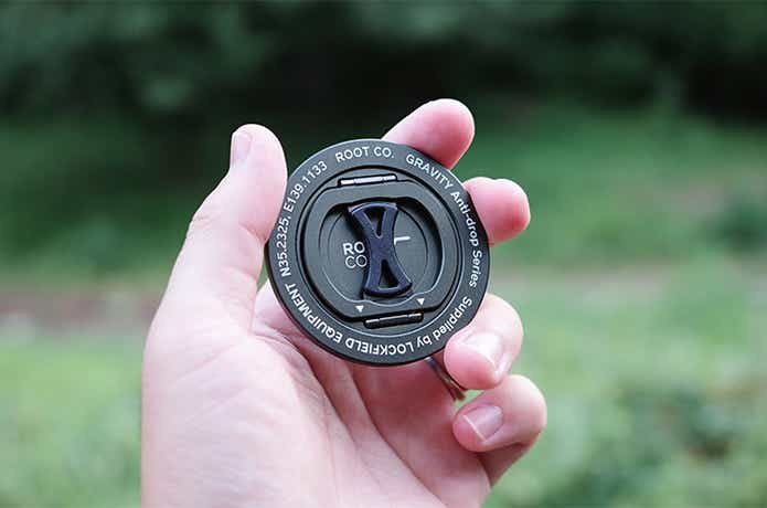 ROOT CO.「グラビディマグネットリング for MagSafe」手持ち