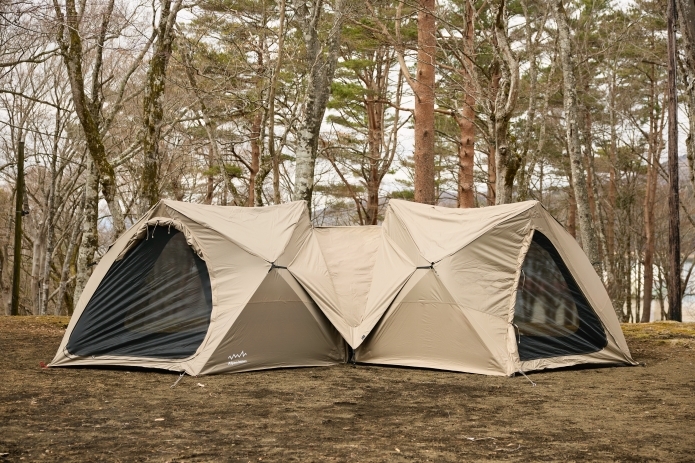 「100%完全遮光ヘキサ型キャンプシェードL」を連結できる「ヘキサ型キャンプシェード用トンネルL」