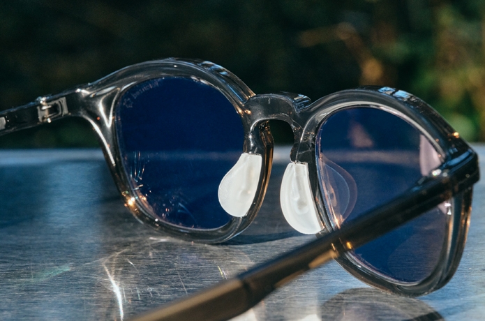 ソライズのサングラスSLD-006を裏側絡みた様子