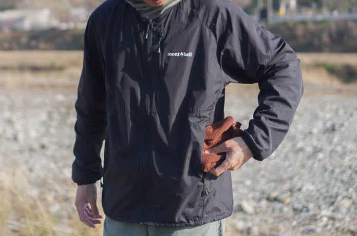 モンベル　ウインドブラストVネックジャケット