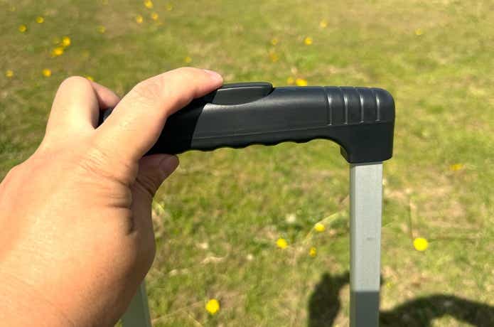 ダイソー「折りたたみキャリーカート（黒）」