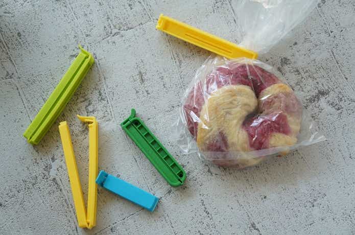 食品用クリップとベーグル