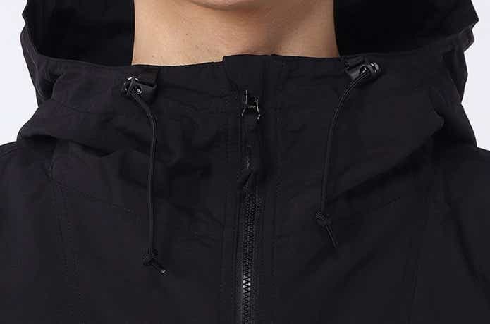 キャンプフィールドフーディーのネック