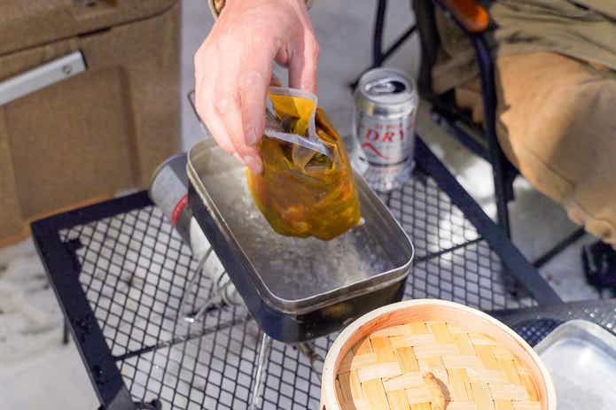 業務スーパーのスパイシーカレー温め