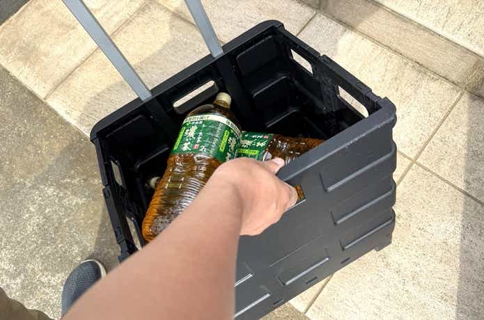 ダイソー「折りたたみキャリーカート（黒）」