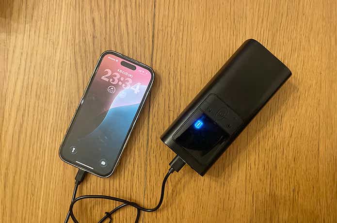 AAL「電動空気入れ」_スマホ充電