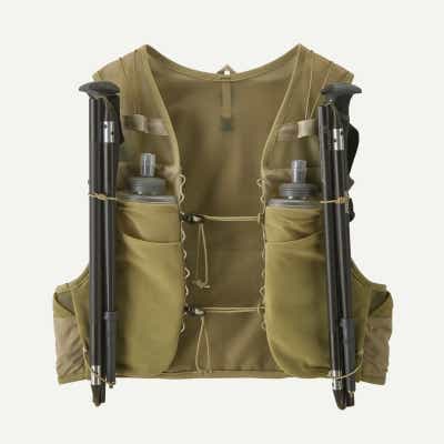 トレッキングポールを取り付け可能。トレランにも最適