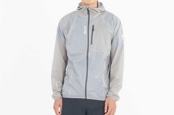 ティフォン ファントム ファスト ジャケットを着た男性