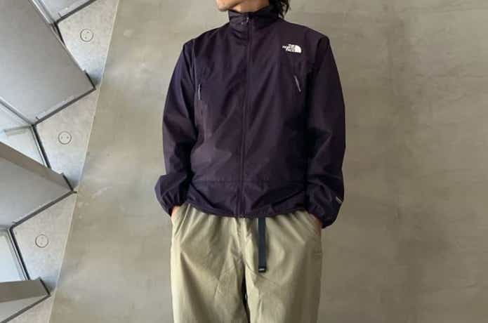 スワローテイルジャケットを着た男性