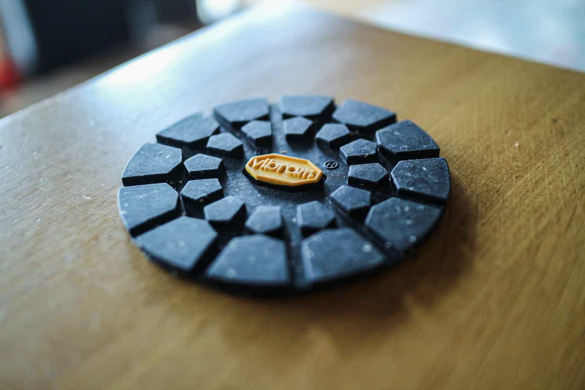 ビブラムのコースター