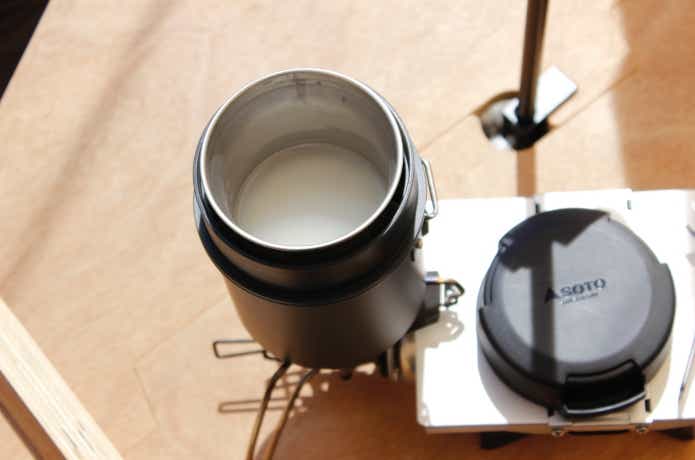 マグ350にお米が入っているところ