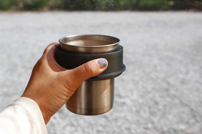 マグ350にスペーサーをセットしている