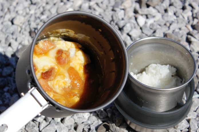 マグ650で具材を炒めた様子