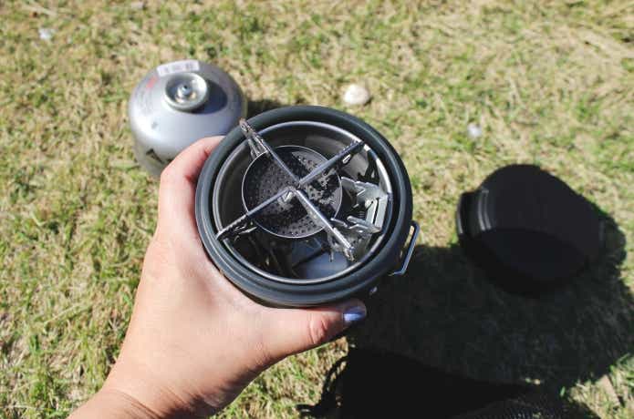 シングルバーナーのヘッドを収納している