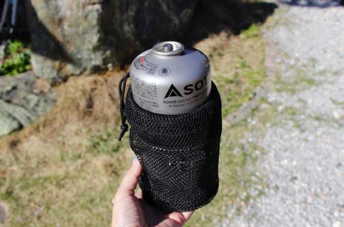 収納ケースからOD缶がはみ出している