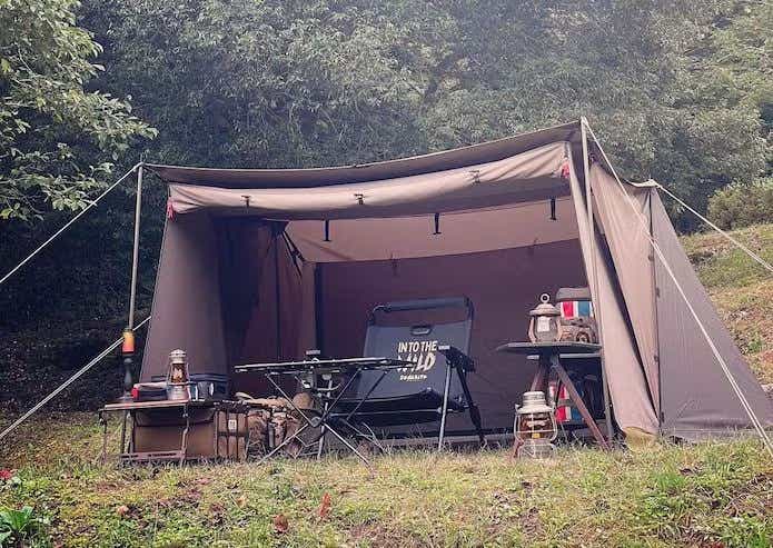 軍幕テントを使用したレイアウト