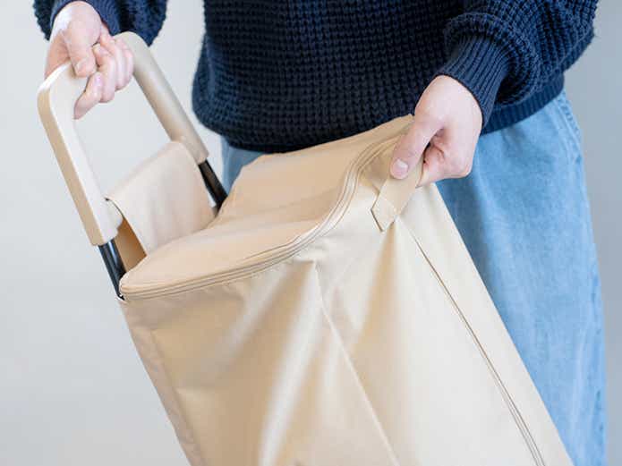 エンソクキャリーを持ち上げる