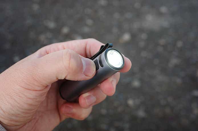 ライトのLEDが点灯